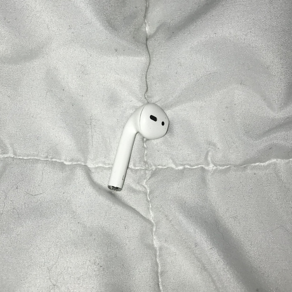 left airpod